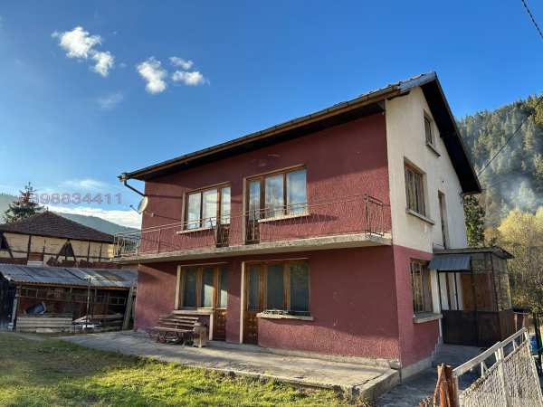 Продава къща, с. говедарци, област софия област