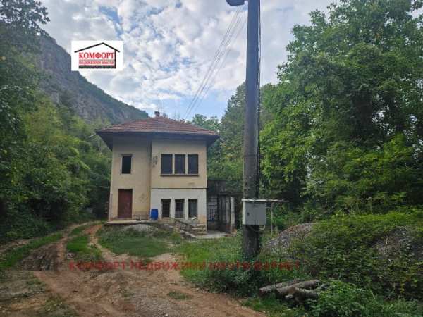 Продава бизнес имот, с. гложене, област ловеч