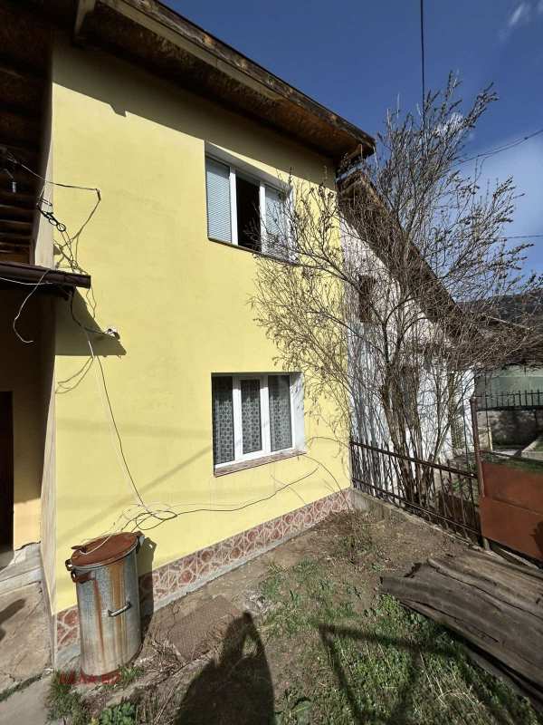 Продава вила, с. рударци, област перник