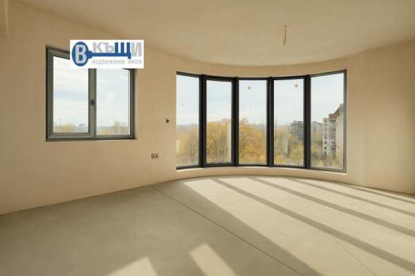 Продава  многостаен град Велико Търново, Бузлуджа
      227 кв.м
