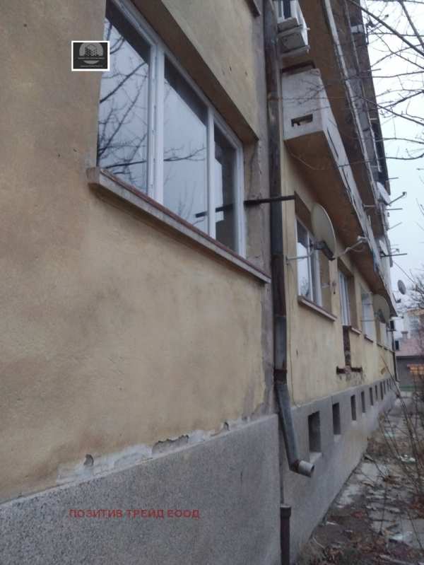 Продава 3-стаен, гр. бобов дол, област кюстендил