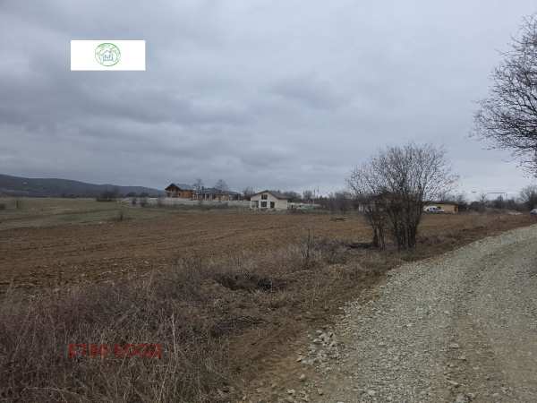 Продава парцел, с. вакарел, област софия област