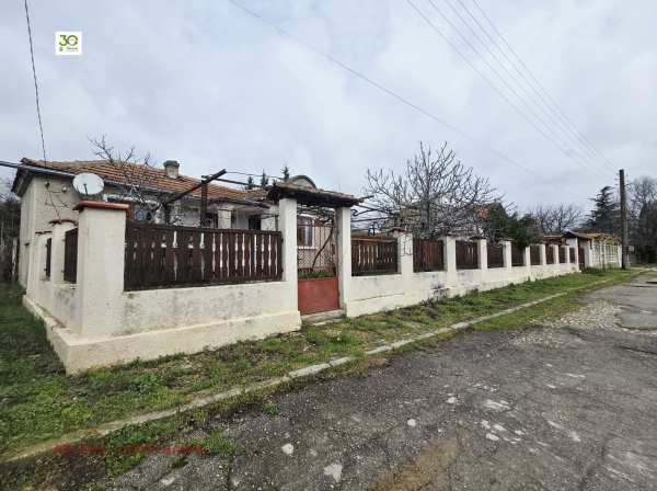 Продава къща, с. осеново, област варна