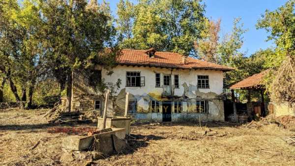 Продава  къща с. Балван, област Велико Търново
      100 кв.м