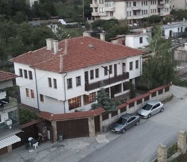 Продава  къща гр. Котел, област Сливен
      320 кв.м