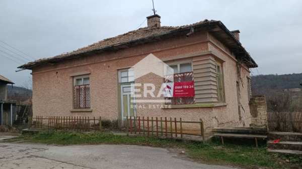 Продава къща, с. априлово, област търговище