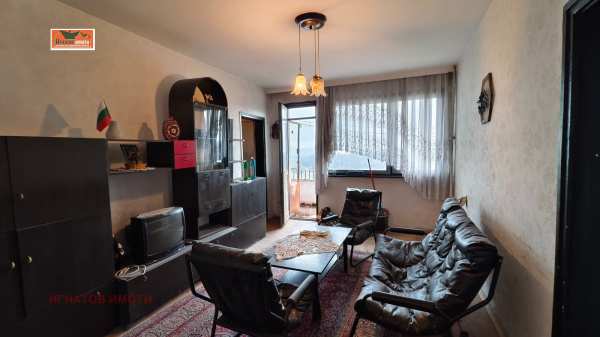 Продава 3-стаен, гр. пазарджик, център