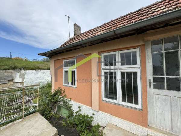 Продава вила, с. приселци, област варна