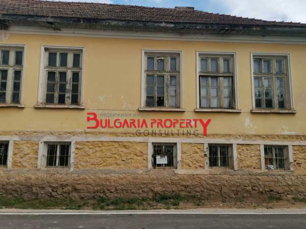 Продава бизнес имот, гр. трън, област перник