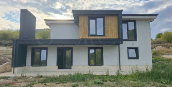 Продава къща, с. остра могила, област стара загора