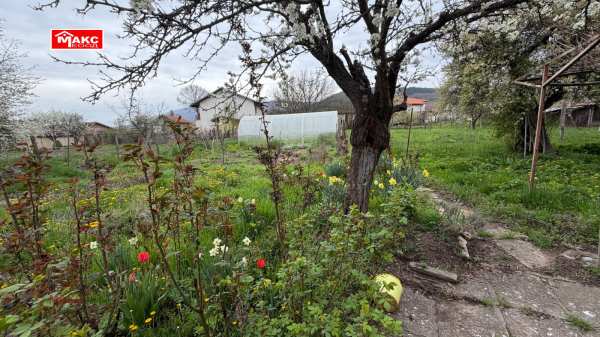 Продава къща, с. извор, област перник