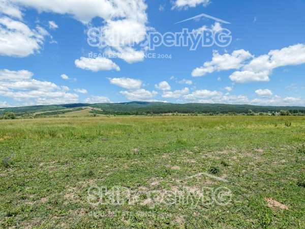 Продава  парцел с. Белчински бани, област София
      3439 кв.м