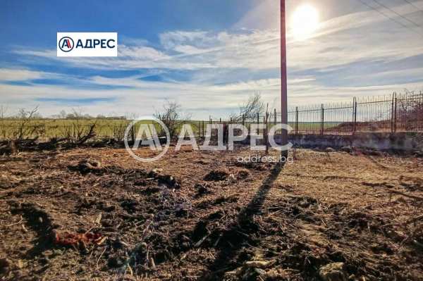 Продава парцел, с. червенци, област варна