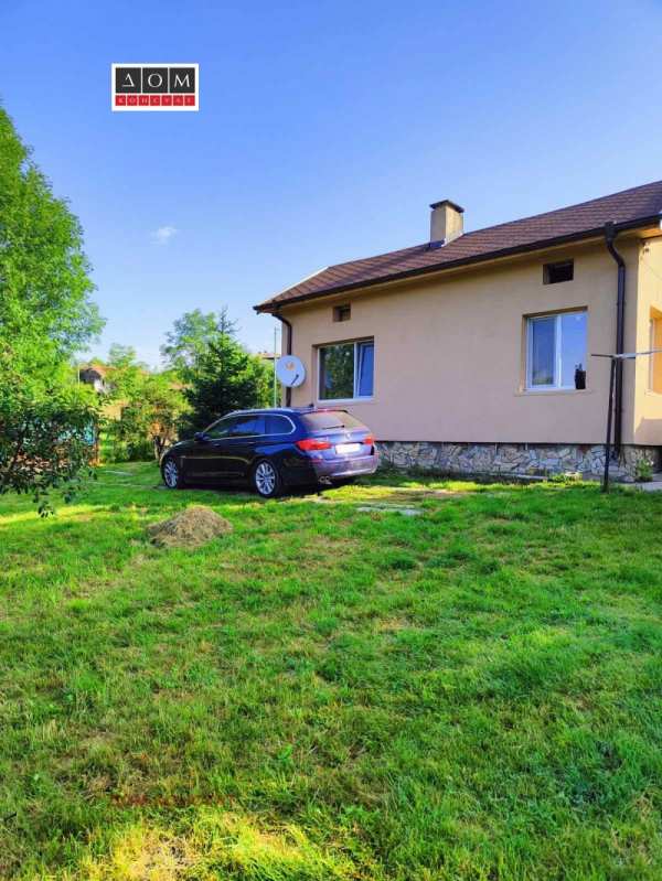 Продава къща, с. алдомировци, област софия област