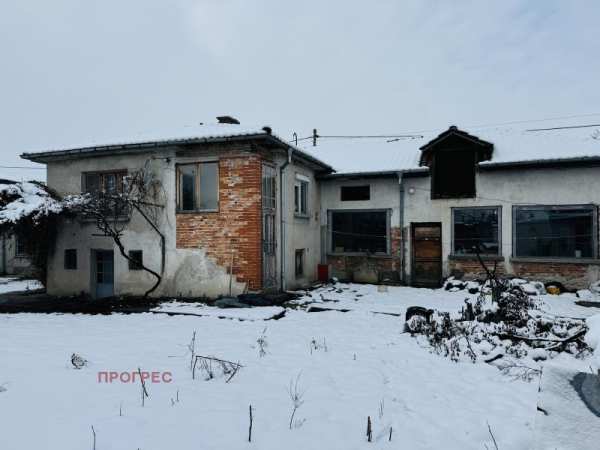 Дава под наем склад, с. трилистник, област пловдив