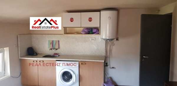 Дава под наем ателие, таван, гр. плевен, идеален център